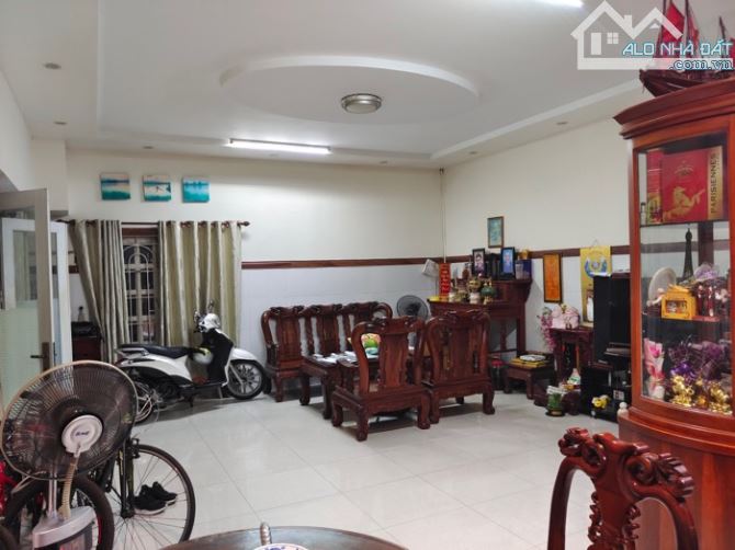 BÁN NHÀ CĂN GÓC Dương Đức Hiền, Tân Phú 2 tầng 70m2(6,3x11). Nhà đẹp ở ngay. Giá 7,7 tỷ - 2