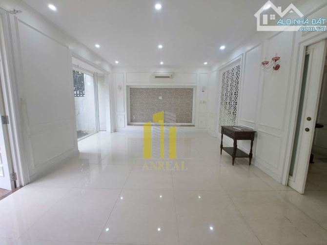 BIỆT THỰ HIỆN ĐẠI ĐƯỜNG NGUYỄN VĂN HƯỞNG - CÓ SẴN NỘI THẤT GIÁ 65 TRIỆU - 2