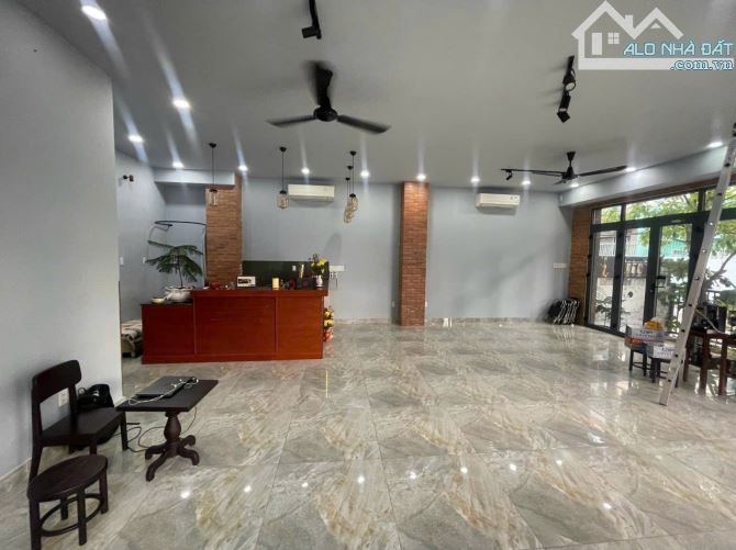 Cần Bán nhà MT Trịnh Đình Trọng. 9x18. 3 lầu. Giá 17,5 tỷ - 2