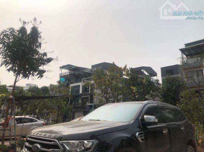 Bán đất 90m2 căn góc,mặt tiền khủng ô tô tránh đỗ kinh doanh phố Hoàng Liệt - 1