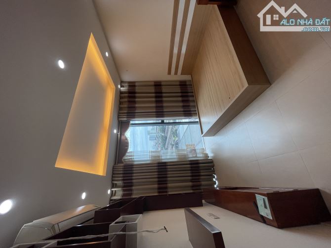 Bán chung cư Golden Land Nguyễn Trãi 96m2, FULL ĐỒ Ở NGAY - Có slot ô tô - Giá 7.2 tỷ - 3