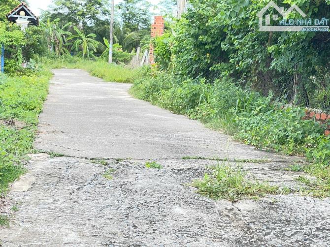 MỘT LÔ ĐẤT KHU DÂN CƯ ĐÔNG ĐÚC  XÃ LONG ĐIỀN - BRVT  Dt 500 m 20 x23 nở hau 26 m  Giá 1ty9 - 3
