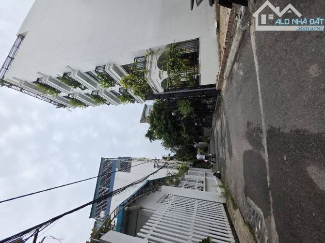 BÁN ĐẤT NGỌC THUỴ - 106/119M2 - VỊ TRÍ ĐẸP - NGÕ RỘNG OTO VÀO - 50M RA MẶT PHỐ - 3