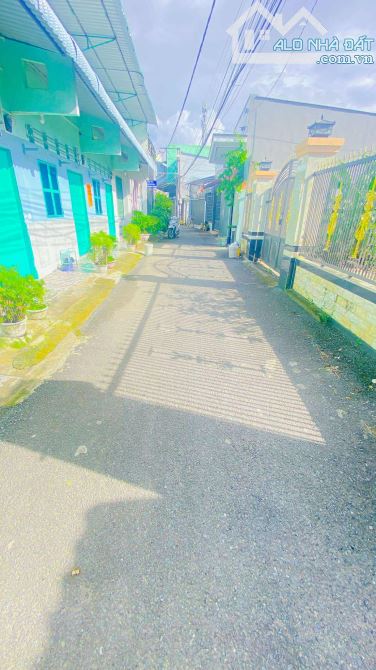 Cho thuê 400 m2 nhà và sân  đường Tầm Vu 9 triệu - 3