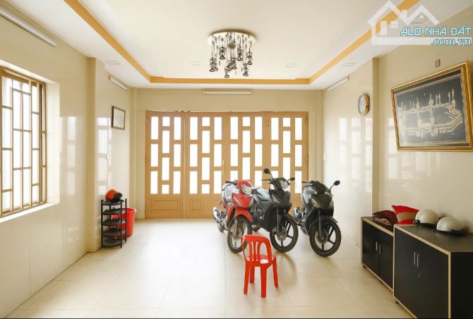 NHÀ ĐẸP GIỮ TIỀN – 4 TẦNG – HXH 6M – NGANG 4.7M – SÁT CẦU NGUYỄN VĂN CỪ – CHỈ HƠN 8 TỶ - 3