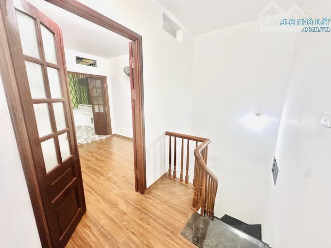 6.68 tỷ bán nhà phố Trần Khát Chân diện tích 30m2, mặt tiền rộng 4m, nhà xây 4 tầng, 4 ngủ - 3