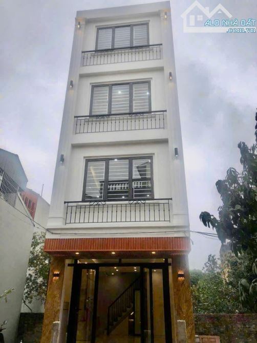 Siêu đẹp, bán nhà Đông Dư Gia Lâm, 4 tầng full nội thất, 4.x tỷ. - vị trí vô cùng thoáng, - 3