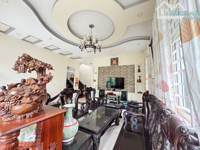 BIỆT THỰ MẶT TIỀN TÂN HOÀ 2 | 317m2 | CHỦ NGỘP GIẢM 2 TỶ CÒN 18 TỶ - 3