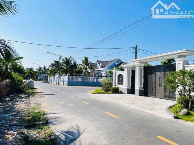 Chủ gửi lô đất ngay gần biệt thự khu vườn dừa DT: 180m2 ngang 11x16m sẵn 87,3m thổ cư - 3