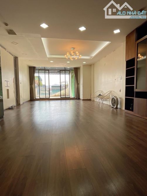 Mặt Hồ View Hồ Tôn Đức Thắng Mặt Tiền 10M 140M2 56 Tỷ -Đường Thông Hè Rộng - 3