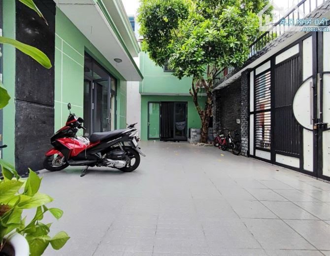 BIỆT THỰ SIÊU VIP GIÁP KHU CƯ XÁ BẮC HẢI, 235 M2 x 3 tầng, Ngang 12M, chỉ 23 tỷ - 3