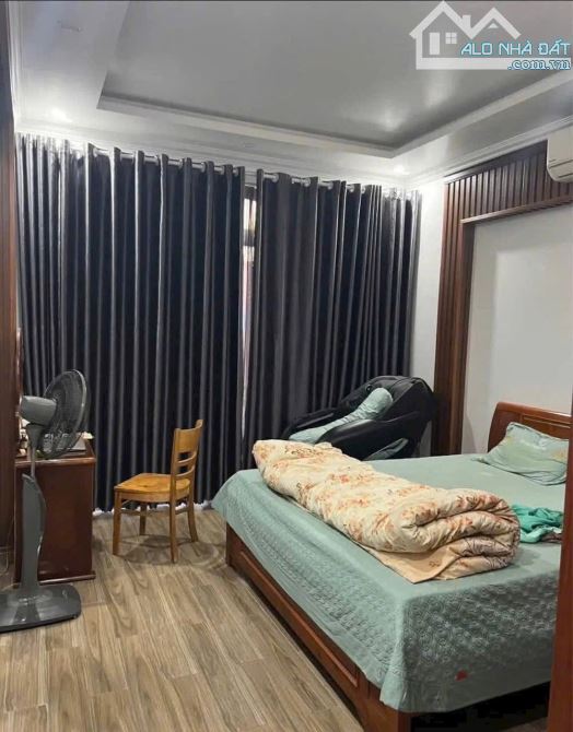 Nhà đẹp sát đường Hoàng Quốc Việt kéo dài - Lô góc 3 thoáng - ô tô đỗ cửa - 3
