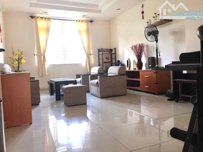 HIẾM, bán nhà 4Tầng (4.3 x 22) - 15m ra hẻm OTO TRÁNH giá chỉ 8.1tỷ - giáp ranh Phú Nhuận - 3