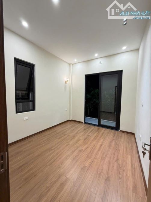 BÁN NHÀ ĐƯỜNG LÁNG – LÔ GÓC 2 MẶT THOÁNG – 35M² – 4 TẦNG – 5M MẶT TIỀN – GIÁ CHỈ 9.65 TỶ - 3