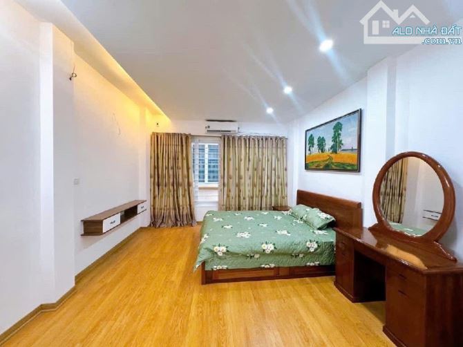 Bán nhà Trần Thái Tông, dt50m, nhà dòng tiền, 9 phòng khép kín, full nội thất. - 3