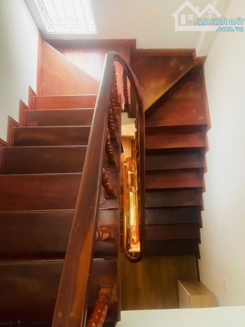 BÁN NHÀ ĐƯỜNG LÁNG – 42M² – 4.5 TẦNG – MẶT TIỀN 5.6M – CHỈ 10.8 TỶ – NHÀ ĐẸP 2 MẶT THOÁNG - 3