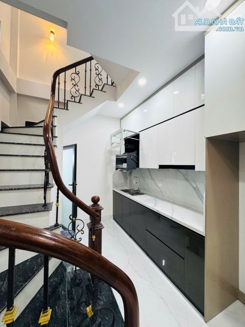 NHÀ NGUYỄN CHÍNH 38M2, 5 TẦNG - CHÍNH CHỦ, SỔ VUÔNG ĐẸP – GIÁ TỐT - 3