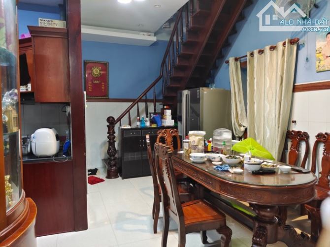 BÁN NHÀ CĂN GÓC Dương Đức Hiền, Tân Phú 2 tầng 70m2(6,3x11). Nhà đẹp ở ngay. Giá 7,7 tỷ - 3