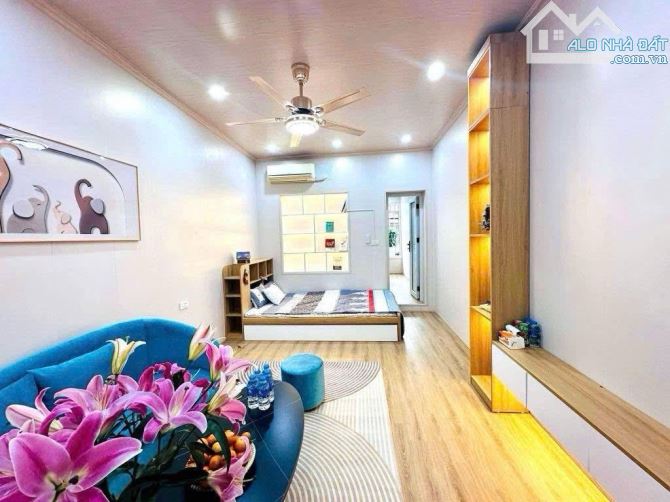 SỔ ĐỎ 56/63m2 -5 TẦNG - 9 PHÒNG NGỦ -KINH DOANH -Ô CHỜ THANG MÁY - HOMESTAY - LÀM VĂN PHÒN - 3