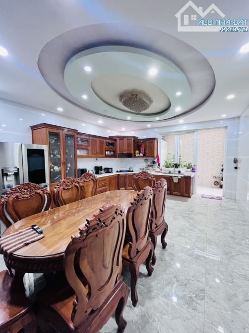 Biệt thự Trịnh Quang Nghị 240m2( 10 x 24 ) , đẹp ở ngay, tặng nội thất cho khách thiện chí - 3