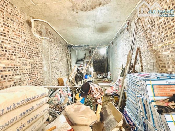 BÁN NHÀ PHÂN LÔ TRẦN QUỐC HOÀN - KINH DOANH TỐT -  THANG MÁY -HAI THOÁNG - 41M2 - 25 TỶ - 3