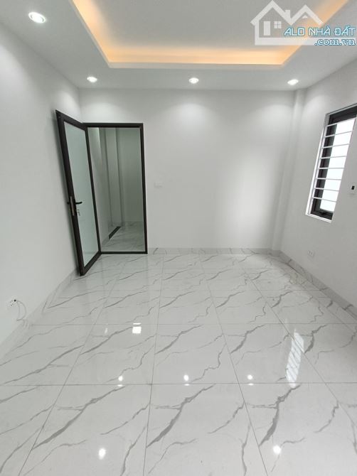 biệt thự mini tại thị trấn Quốc Oai, sân trước sau, ô tô vào. DT 75m2, 3 tầng. Giá 3,6 tỷ - 4