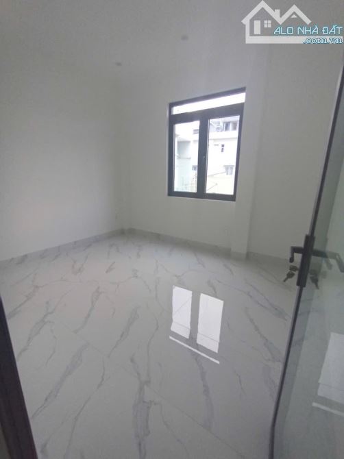 Nhà 3 tầng đẹp - Quận 2 – Ngang 7m, 6PN, gần Chợ Cây Xoài- Đường Lê Văn Thịnh – chỉ 6.3 tỷ - 4
