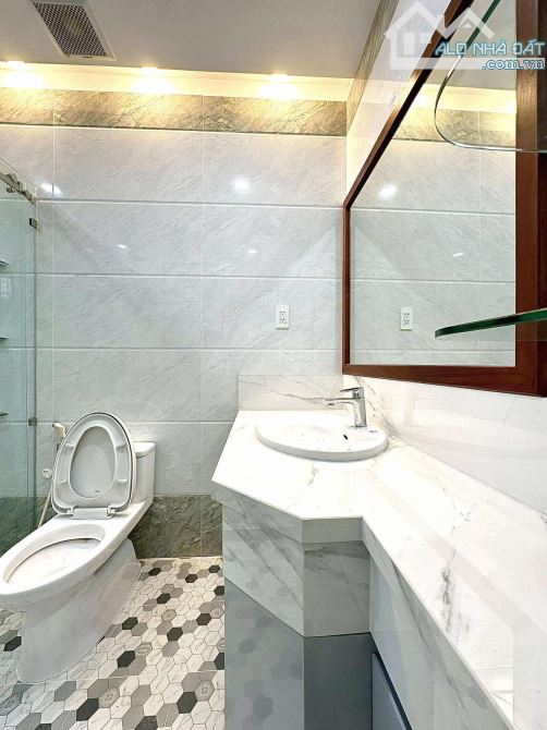 Nhà 3 tháng 2, 62m2 gần Hà Đô - ô tô vào nhà - thang máy - 2XXtr/m2, 5 tầng - MT 4,5m, Q10 - 4