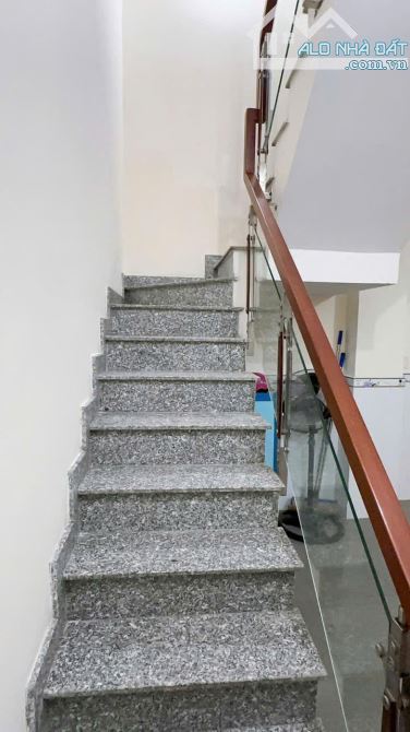 Nhà 4 TẦNG - TÔ NGỌC VÂN , Quận 12 - SẴN DÒNG TIỀN 18tr/tháng - HXH - Chỉ 5.x tỷ - 4