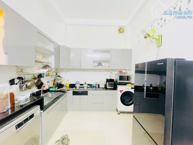 Bán nhà hẻm xe hơi Bùi Thế Mỹ Tân Bình 90m2 Ngang 4.4m 5PN chỉ 7.3 tỷ TL - 4