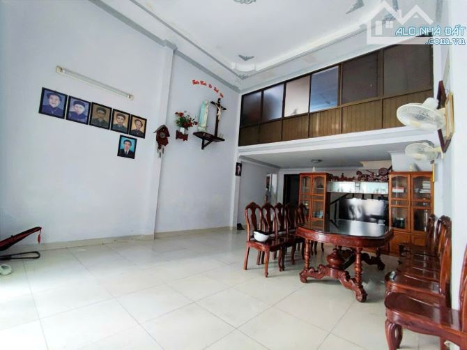 BIỆT THỰ SIÊU VIP GIÁP KHU CƯ XÁ BẮC HẢI, 235 M2 x 3 tầng, Ngang 12M, chỉ 23 tỷ - 4