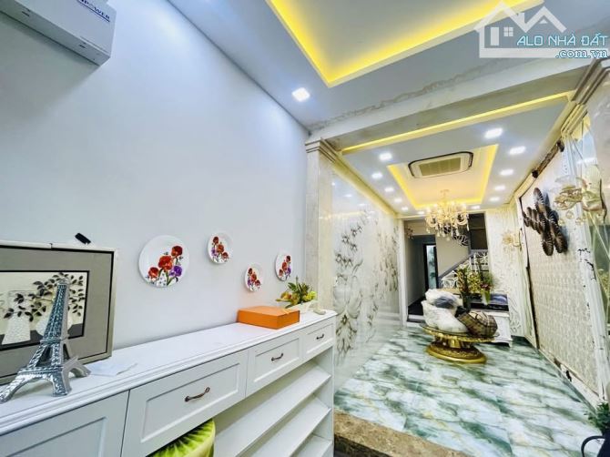Nhà Đẹp Quận 10-HXH CMT8-4 Tầng-43M2- Giá chỉ 9🧄2 TL‼️‼️ - 4