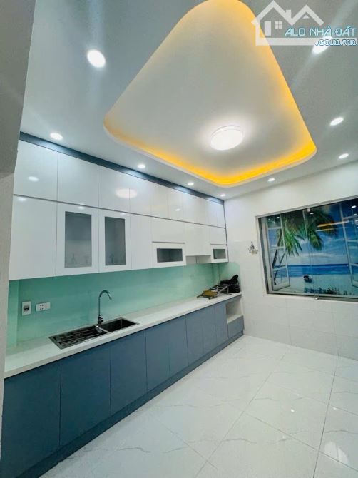 BÁN NHÀ PHÚC DIỄN CỰC HIẾM- Ô TÔ ĐỖ CỬA - DÂN XÂY SỊN SÒ - HAI MẶT THOÁNG - 7 PHÒNG SẴN Ở - 4