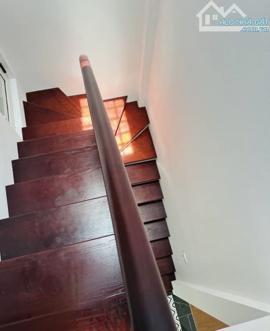 NHÀ PHÂN LÔ GẦN NGUYỄN CHÁNH – 9Tỷ - 45m x 4T - NGÕ Ô TÔ – VỪA Ở VỪA KD – THU 30TR/TH - 4