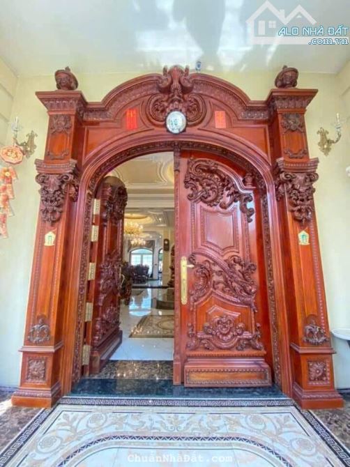 Bán Biệt Thự Cách Mạng Tháng 8, 300m2, 10x30m, 5 tầng, có hầm xe, đường nhựa Ô TÔ 8m - 4