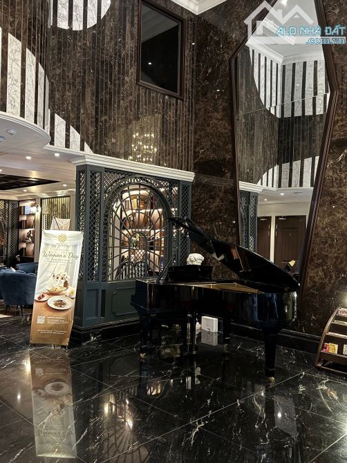 Chủ ngộp Bank giảm 50 tỷ - Khách sạn MP Hàng Bông 323m2, MT 9,5m - 90 Phòng - 310 tỷ