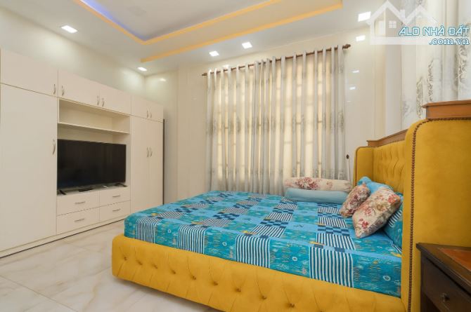 NHÀ ĐẸP GIỮ TIỀN – 4 TẦNG – HXH 6M – NGANG 4.7M – SÁT CẦU NGUYỄN VĂN CỪ – CHỈ HƠN 8 TỶ - 5
