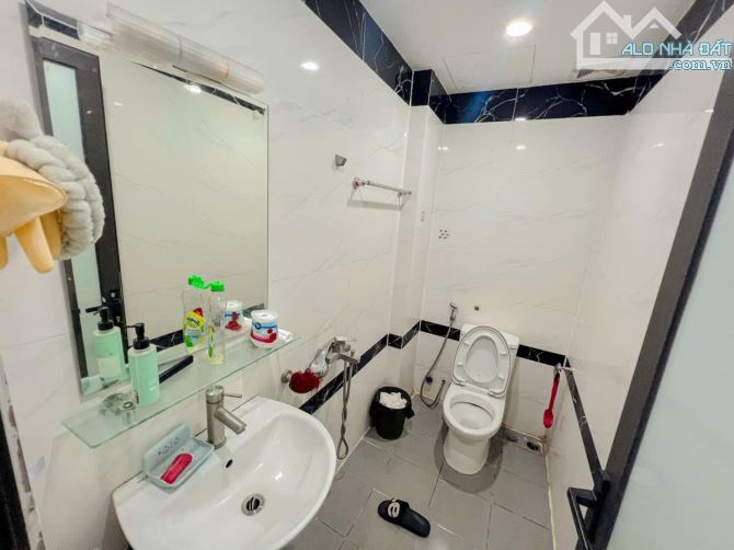 Siêu phẩm!!! Bán Nhà mặt phố Láng Hạ Đống Đa 35m2 6 tầng mt 4.1m - 5