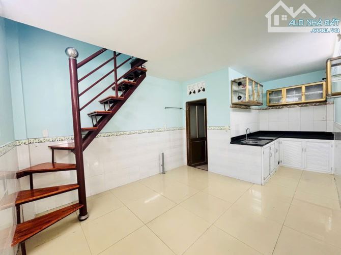 Bán Nhà  2 Mặt Tiền  Hẻm Hóc Môn- 78 M2 - 2Tầng - HXH Thông - Chỉ 3,1 Tỷ. - 5