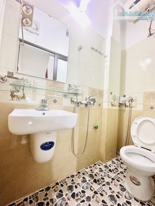 6.68 tỷ bán nhà phố Trần Khát Chân diện tích 30m2, mặt tiền rộng 4m, nhà xây 4 tầng, 4 ngủ - 5