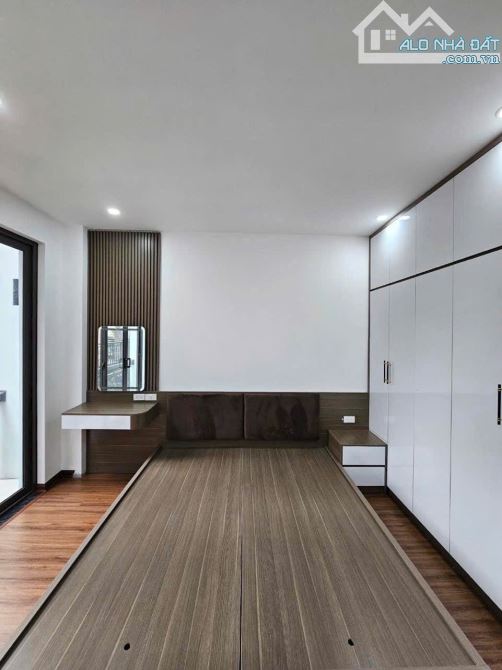NHÀ ĐẸP NGỌC LÂM - 5TẦNG XÂY KIÊN CỐ - GẦN CẦU CHƯƠNG DƯƠNG, LONG BIÊN - VỊ TRÍ ĐẸP - 5
