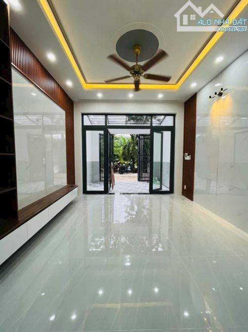 Nhà 1 trệt, 2 lầu, Khu Dân Cư An Sương, 4x16m, đối diện công viên nhỏ, 7.89 tỷ TL - 5