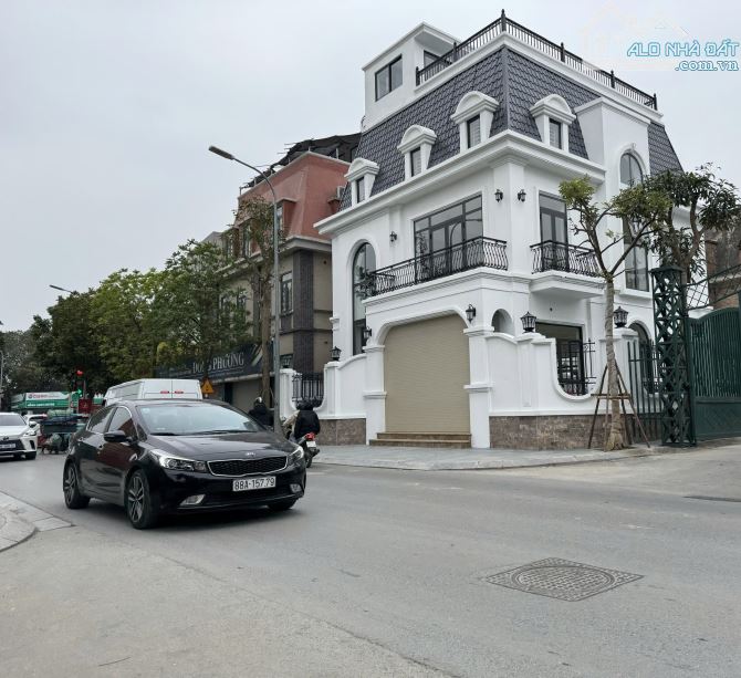 Tôi chính chủ cần bán biệt thự lô góc 3 mặt thoáng, mặt đường Sa Đôi, dt 206m2, mt 12m - 5