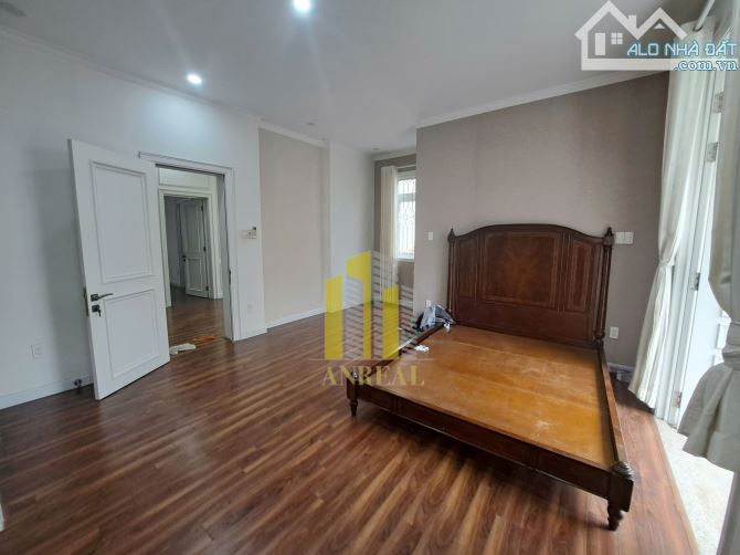BIỆT THỰ HIỆN ĐẠI ĐƯỜNG NGUYỄN VĂN HƯỞNG - CÓ SẴN NỘI THẤT GIÁ 65 TRIỆU - 5