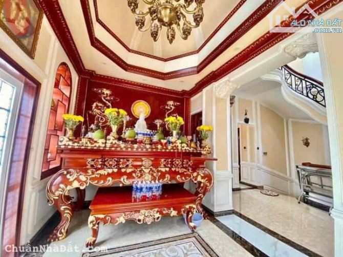 Bán Biệt Thự Cách Mạng Tháng 8, 300m2, 10x30m, 5 tầng, có hầm xe, đường nhựa Ô TÔ 8m - 5