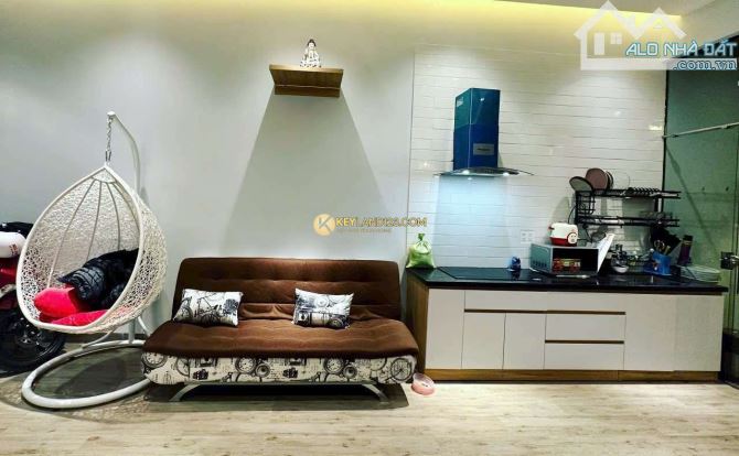 Nhà Phố 2 Tầng, Hẻm Ô Tô Lớn 5m Nguyễn Trung Trực, 64m2 Chỉ 6,5 tỷ - 6