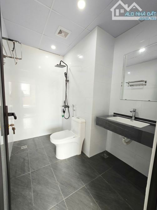NHỈNH 6 TỶ CĂN HỘ CHUNG CƯ 3 PHÒNG NGỦ, TẦNG ĐẸP PHỐ NGUYỄN CƠ THẠCH, TỪ LIÊM, DT 106M. - 6