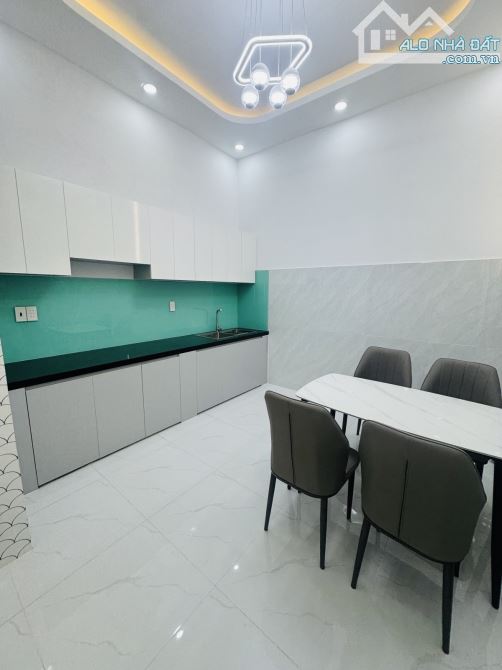 BÁN NHÀ MỚI 3 TẦNG PHẠM VĂN BẠCH, TÂN BÌNH – HẺM XE HƠI – 4PN – CHỈ 5.8 TỶ TL - 6