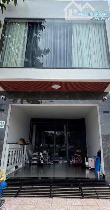 Bán nhà mặt đường 17 m Lộc An Long Thành 4.2 tỷ - 6
