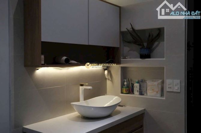 Nhà Phố 2 Tầng, Hẻm Ô Tô Lớn 5m Nguyễn Trung Trực, 64m2 Chỉ 6,5 tỷ - 7